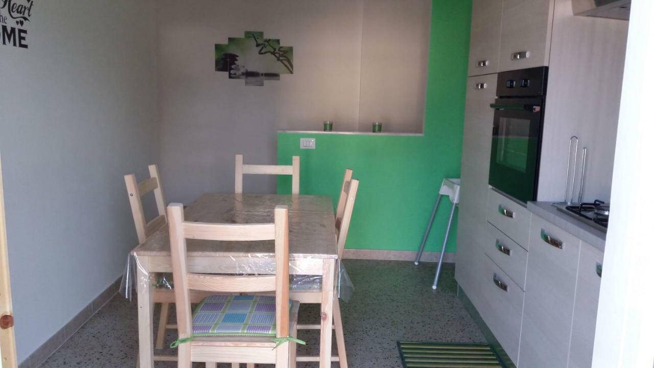 Mela Verde Minturno Luaran gambar
